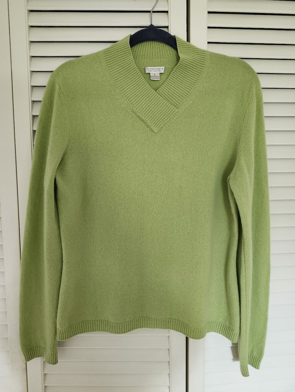 Investment Womens Lime V-Neck 100% Cashmere Sweater New No Tag